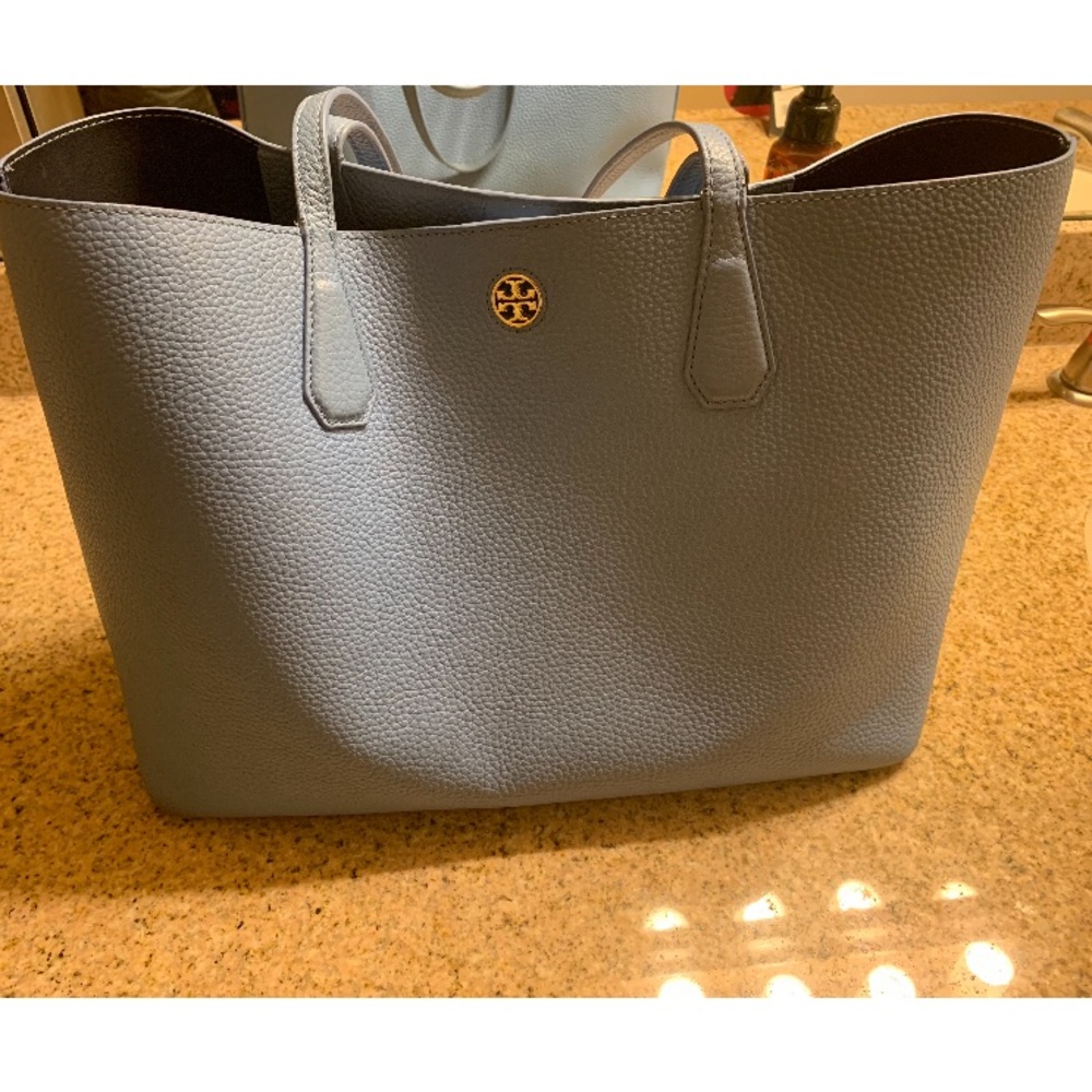 Tory Burch purse in good condition - used